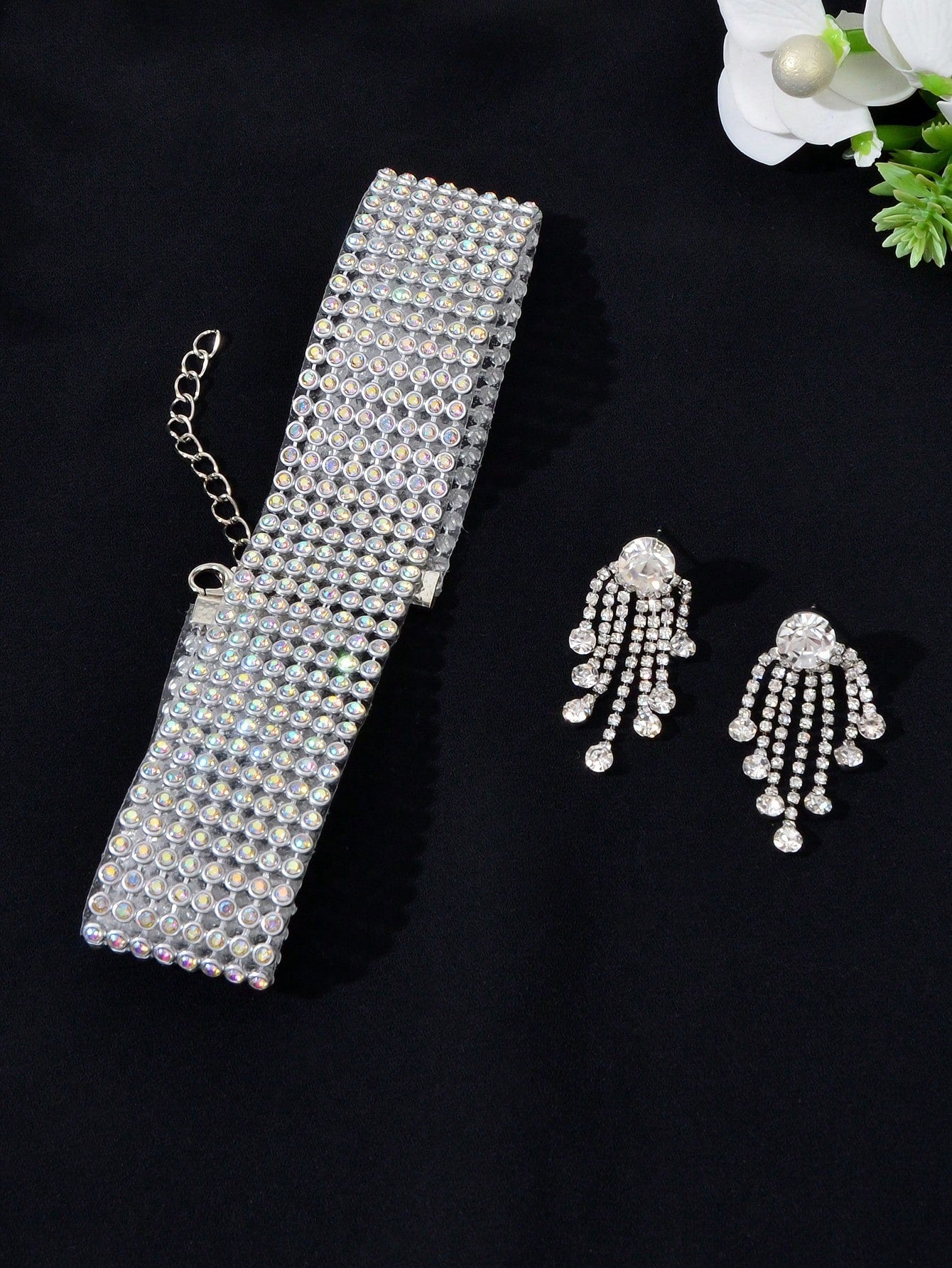 銀色全水晶短版項鍊及流蘇耳環首飾套裝