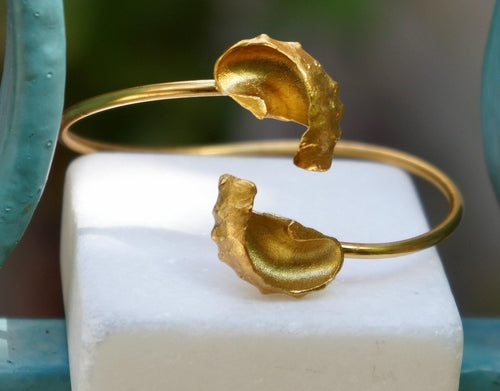 Sea Shell Bracelet: Nature Inspired Adjustable Cuff (Gold Plated